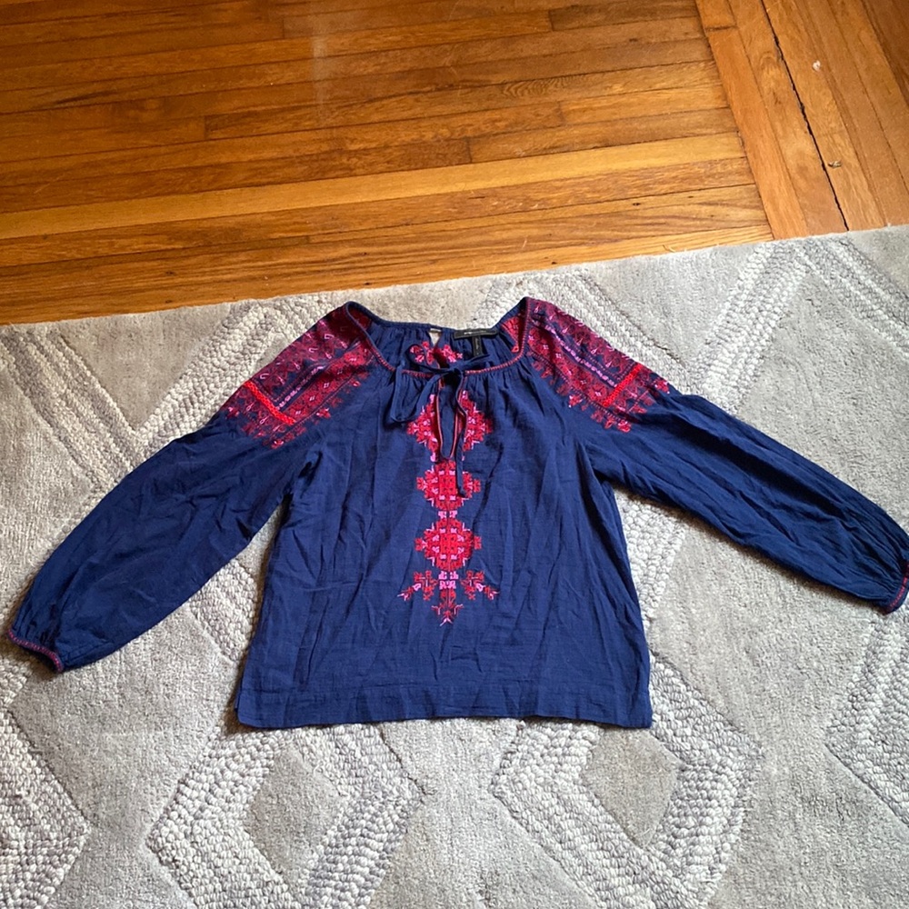 BCBGmaxazria blue tribal dress shirt small